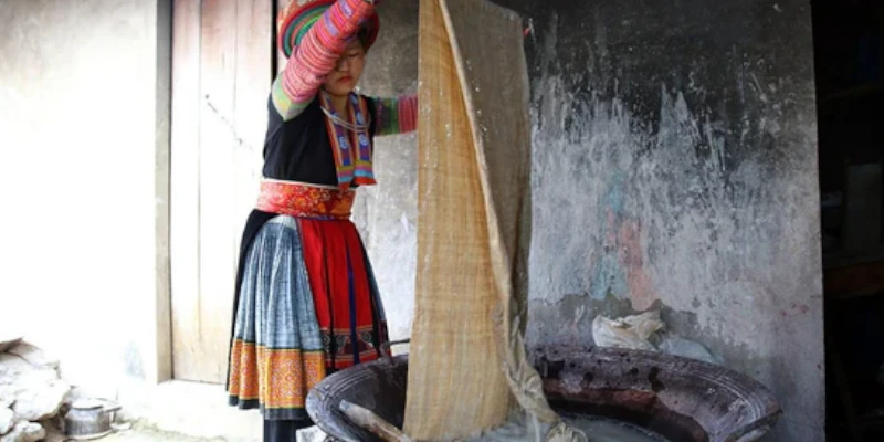 Kunsthandwerkerin Vietnam