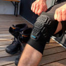 Amplifi Knie Protektor Knee Sleeve - black