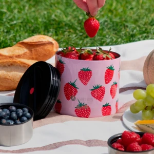 Früchte in einem isolieren Behälter Früchte in einem isolieren Behälter